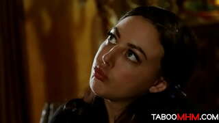 Stepdad ஆதிக்கம் அவரது மாற்றான்மகள் போன்ற ஒரு ஆசிரியர் கொலை ஒரு பெண் பள்ளி