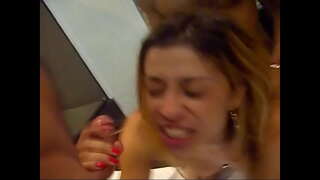 Vợ đưa ra một chuyên-kinh doanh, và chồng của bạn đang xem Vợ đưa ra một chuyên-kinh doanh, và chồng của bạn đang xem