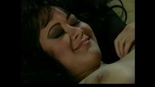 Porno boginja Azija Carerra globokih grl trdega tiča