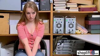 ���້ອນຍິງຫນຸ່ມຂຸ້ນຍໍາສໍ້ລາດຫຸ້ນ